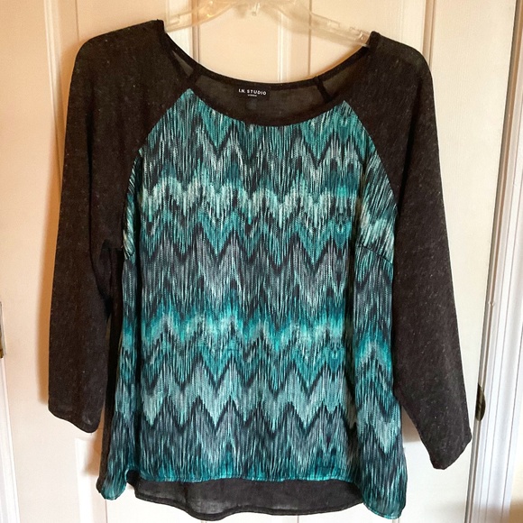 Women’s dark gray and teal blouse 1X - Picture 1 of 6
